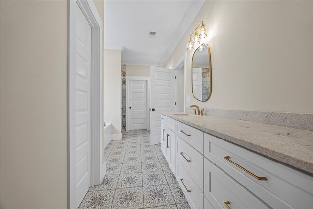 437 Falcons Lair West Drive, Walhalla, SC 29691