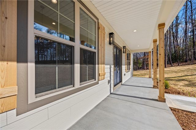 437 Falcons Lair West Drive, Walhalla, SC 29691