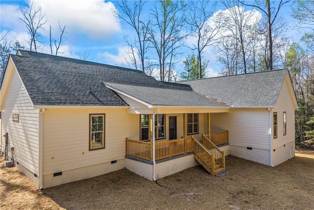 437 Falcons Lair West Drive, Walhalla, SC 29691