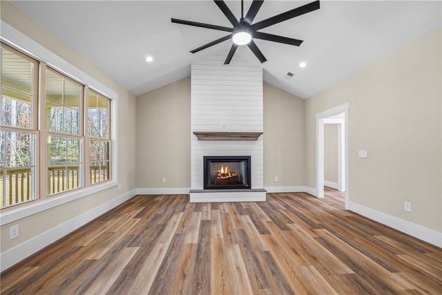 437 Falcons Lair West Drive, Walhalla, SC 29691