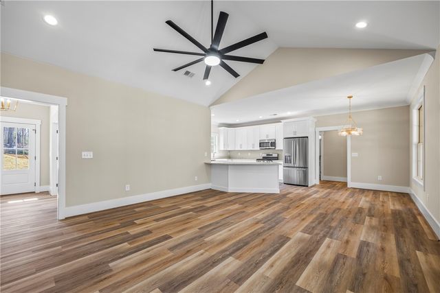 437 Falcons Lair West Drive, Walhalla, SC 29691