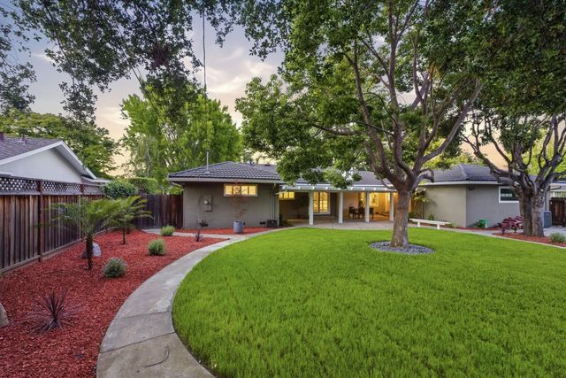 18880 N Ansley Pl, Saratoga, CA 95070