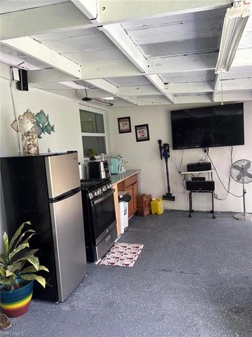 2702 SE 17th PL, Cape Coral, FL 33904
