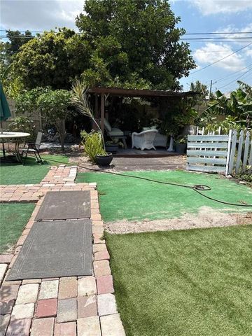 2702 SE 17th PL, Cape Coral, FL 33904