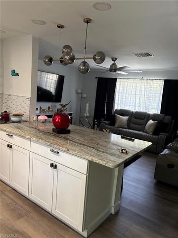 2702 SE 17th PL, Cape Coral, FL 33904