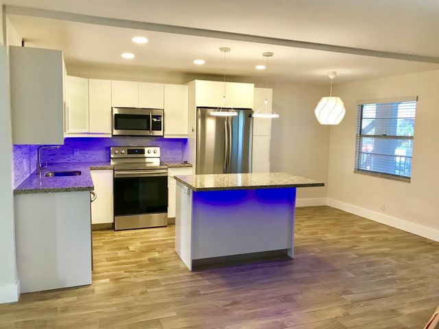 300 SW 134th Way E210, Hollywood, FL 33027