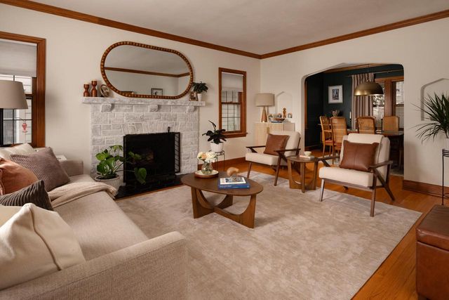 5244 N Shoreland AVENUE, Whitefish Bay, WI 53217