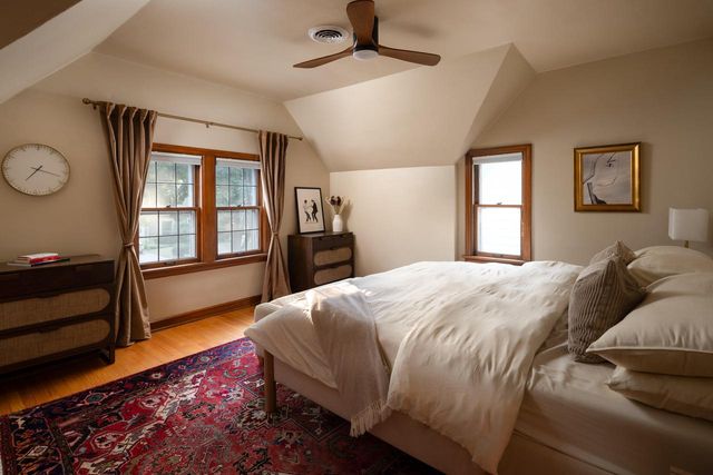 5244 N Shoreland AVENUE, Whitefish Bay, WI 53217