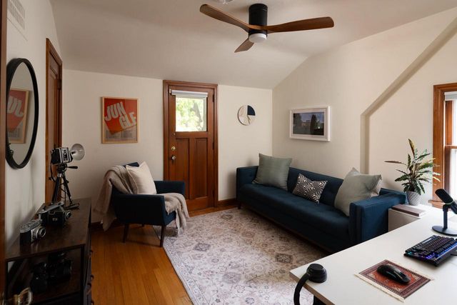 5244 N Shoreland AVENUE, Whitefish Bay, WI 53217