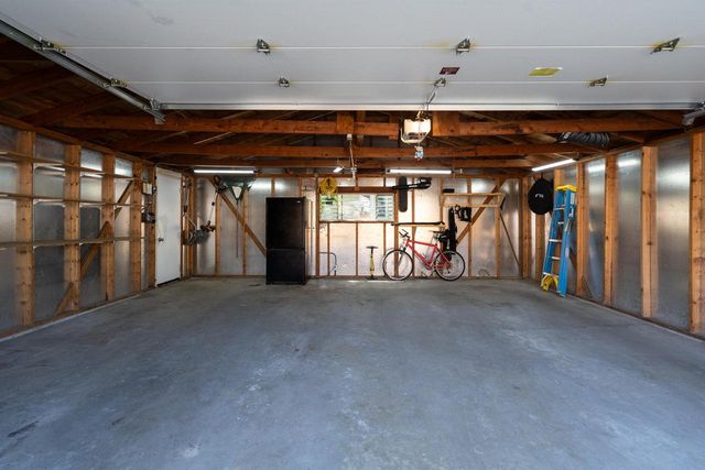 5244 N Shoreland AVENUE, Whitefish Bay, WI 53217