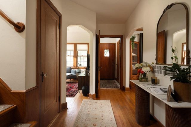 5244 N Shoreland AVENUE, Whitefish Bay, WI 53217