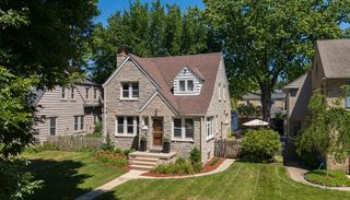 5244 N Shoreland AVENUE, Whitefish Bay, WI 53217