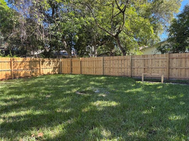 522 NW 13th Ave 1, Fort Lauderdale, FL 33311