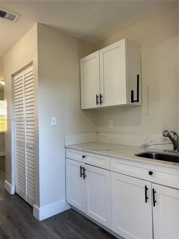 522 NW 13th Ave 1, Fort Lauderdale, FL 33311