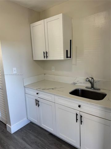 522 NW 13th Ave 1, Fort Lauderdale, FL 33311