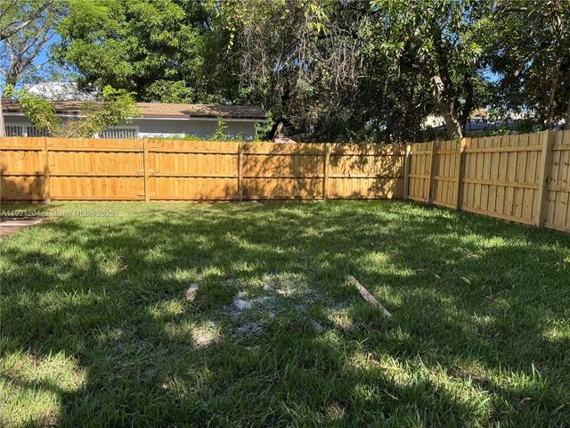 522 NW 13th Ave 1, Fort Lauderdale, FL 33311