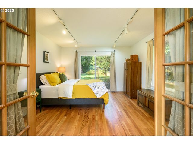 8030 Nw MEADOW LAKE Rd, Carlton, OR 97111