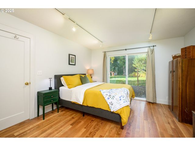 8030 Nw MEADOW LAKE Rd, Carlton, OR 97111