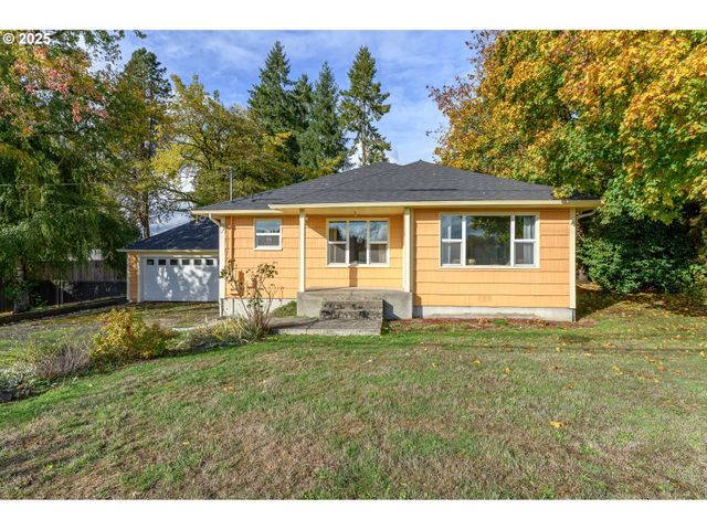 8030 Nw MEADOW LAKE Rd, Carlton, OR 97111