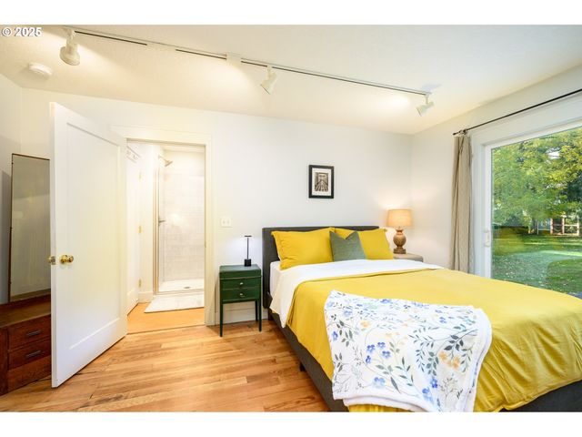 8030 Nw MEADOW LAKE Rd, Carlton, OR 97111