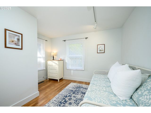 8030 Nw MEADOW LAKE Rd, Carlton, OR 97111