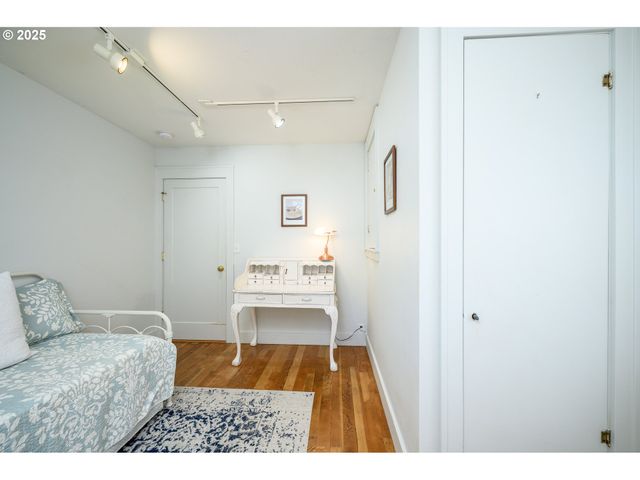 8030 Nw MEADOW LAKE Rd, Carlton, OR 97111