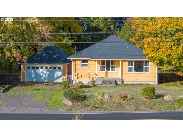 8030 Nw MEADOW LAKE Rd, Carlton, OR 97111