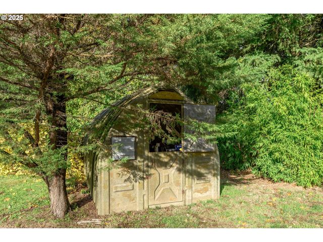 8030 Nw MEADOW LAKE Rd, Carlton, OR 97111