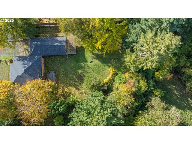 8030 Nw MEADOW LAKE Rd, Carlton, OR 97111