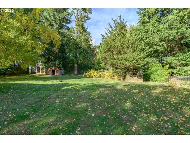 8030 Nw MEADOW LAKE Rd, Carlton, OR 97111