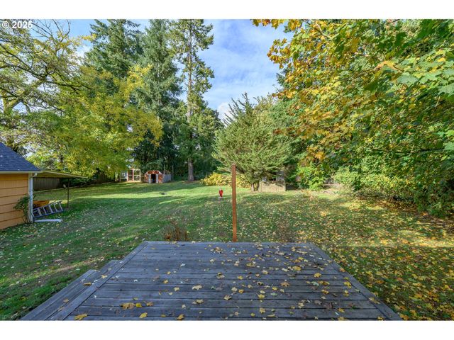 8030 Nw MEADOW LAKE Rd, Carlton, OR 97111