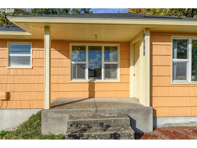 8030 Nw MEADOW LAKE Rd, Carlton, OR 97111