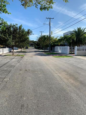 2829 SW 32nd Court 2, Miami, FL 33133