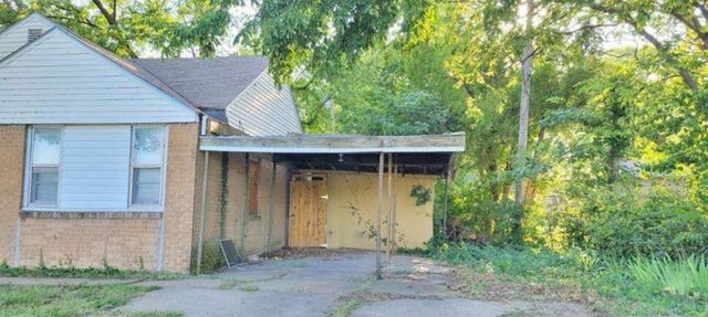 1633 N Pershing St, Wichita, KS 67208