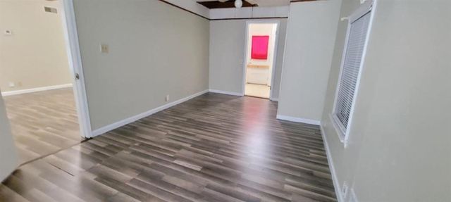 1633 N Pershing St, Wichita, KS 67208