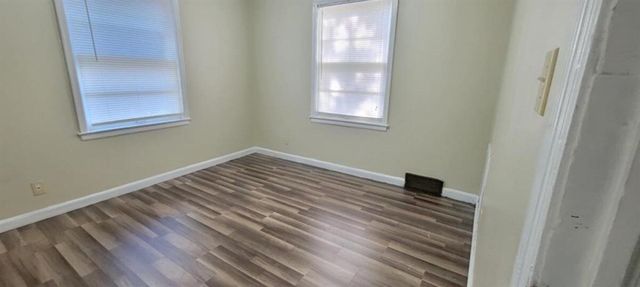 1633 N Pershing St, Wichita, KS 67208