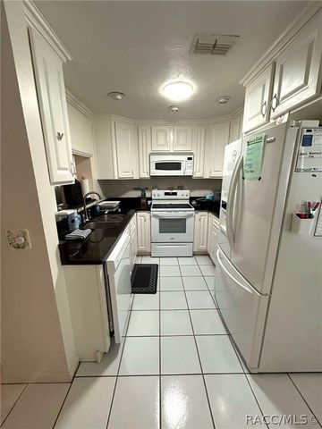 229 W Sugarberry Lane, Beverly Hills, FL 34465