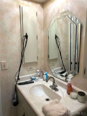 229 W Sugarberry Lane, Beverly Hills, FL 34465