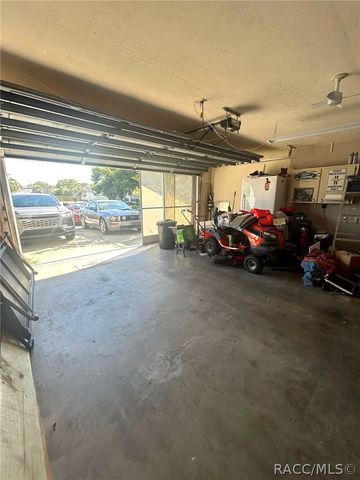 229 W Sugarberry Lane, Beverly Hills, FL 34465