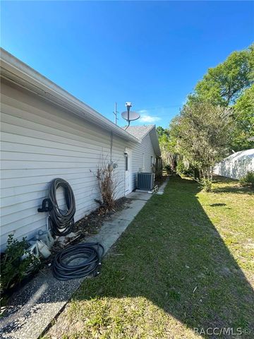 229 W Sugarberry Lane, Beverly Hills, FL 34465