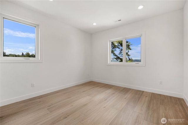 437 Hazel Avenue N, Kent, WA 98030