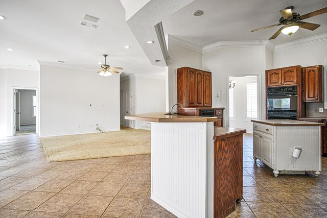 6538 15th Drive, Lubbock, TX 79416