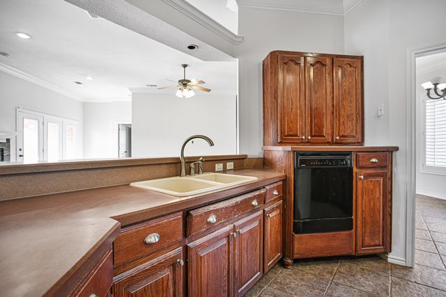 6538 15th Drive, Lubbock, TX 79416