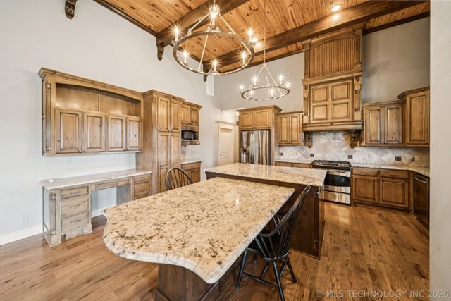 510 E Fredericksburg Court, Broken Arrow, OK 74011