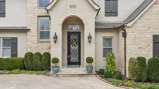 510 E Fredericksburg Court, Broken Arrow, OK 74011