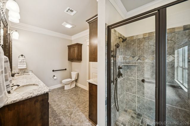 510 E Fredericksburg Court, Broken Arrow, OK 74011