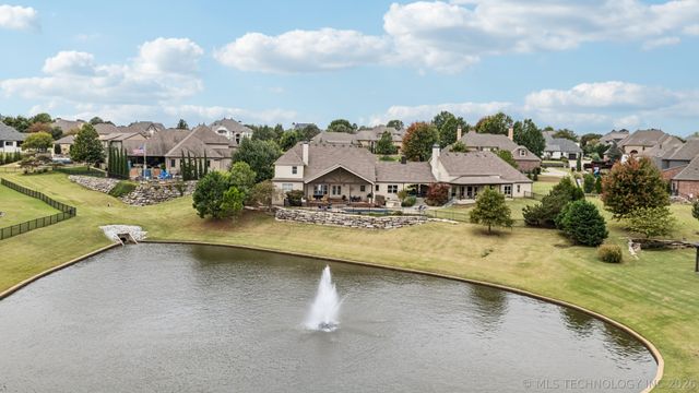 510 E Fredericksburg Court, Broken Arrow, OK 74011