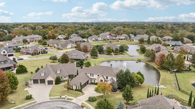 510 E Fredericksburg Court, Broken Arrow, OK 74011