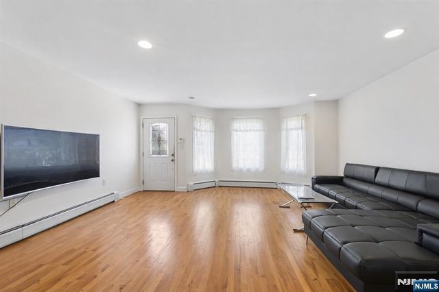 61 Columbia Avenue C0061, Cliffside Park, NJ 07010