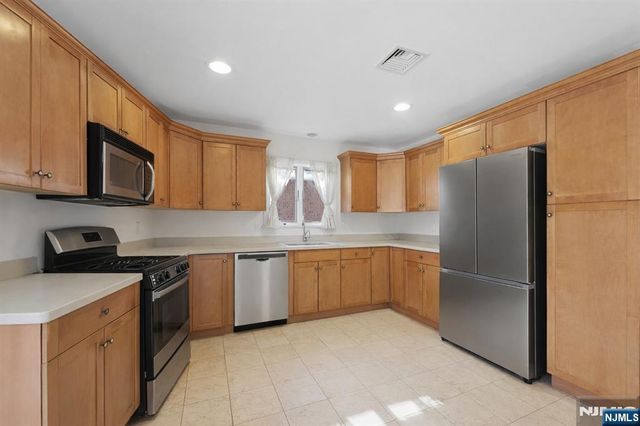 61 Columbia Avenue C0061, Cliffside Park, NJ 07010